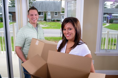 Local man with a van in Stockwell supporting office and home moves